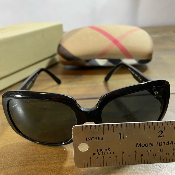 Burberry Sunglasses B 4051 - Picture 9 of 14